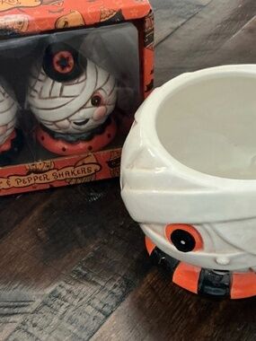 Johanna Parker Mummy Salt and Pepper Shaker and Mummy bowl